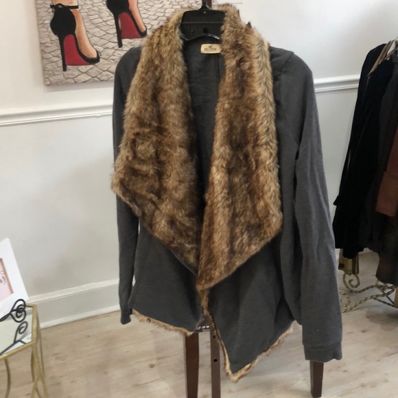 Hollister Sweaters - Hollister faux fur trim sweater